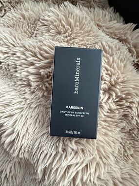 bareMinerals Bareskin Daily Dewy Sunscreen